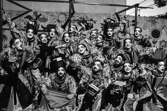 Aire fresco y murguero: “Noche de Juventudes” en el Teatro Macció