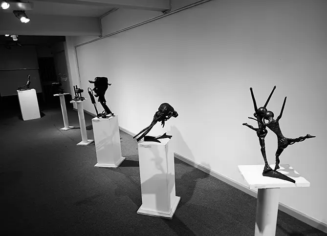 Alma de hierro: el escultor Carlos Fierro expone en el Subsuelo del Espacio Cultural