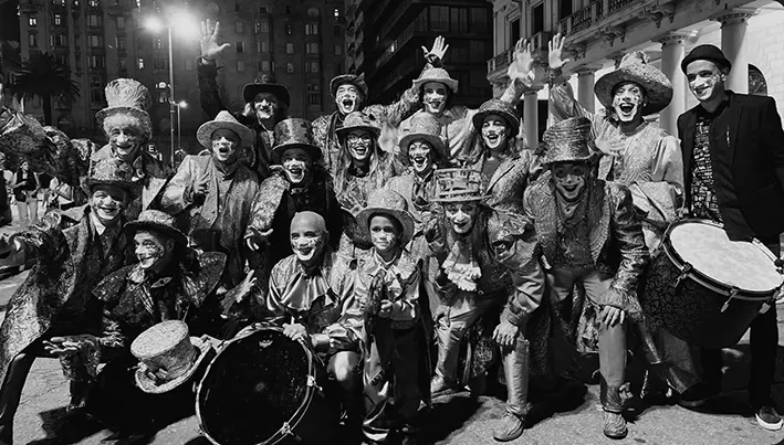 Crear, construir, aunque te equivoques: en mayo la murga “Falta y Resto” llega al Teatro Macció