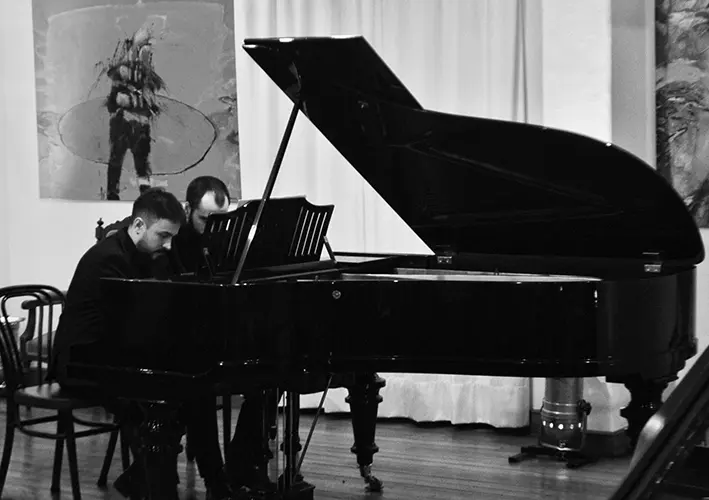 El jueves suena bien: más del ciclo de conciertos de piano a cuatro manos en la Sala “Carbajal”