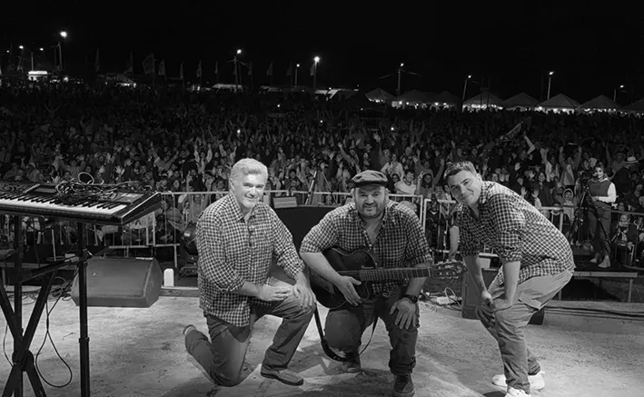 Escribiendo y bebiendo la historia: así fueron los treinta años de la Fiesta de la Uva y el Vino