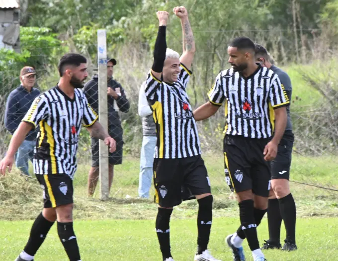 Río Negro venció como visitante a San Lorenzo y abrió su Apertura obteniendo tres unidades