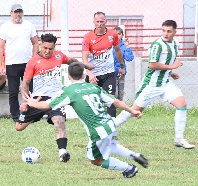 Universal y Nacional también fueron ganadores de domingo y se suben a lo alto de la tabla