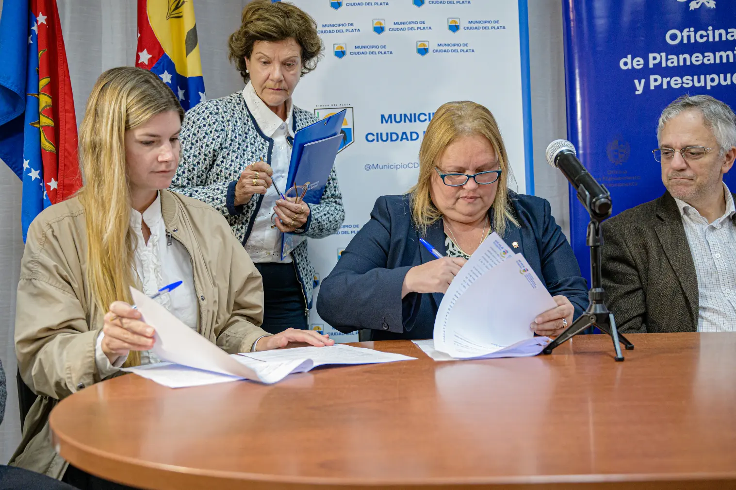 Cada vez más cerca: se firmó el contrato para iniciar la construcción del Centro Cívico de CDP