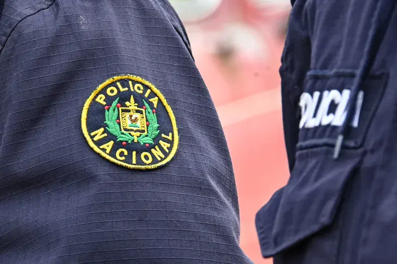 Detuvieron a un hombre tras intentar robar la batería de un camión en San José