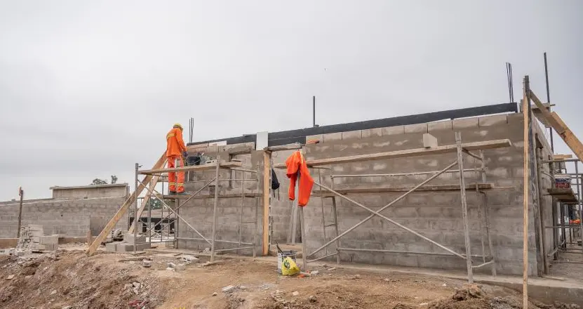 Reclaman respuestas por demoras en viviendas del Plan Avanzar en CDP ante la llegada del invierno