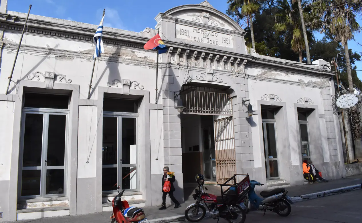 Dos condenados por hurtos y amenazas mientras investigan intento de robo en el Mercado Municipal