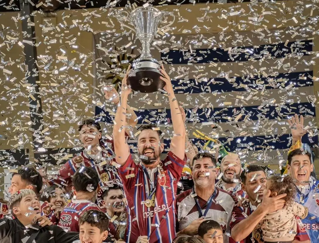 Las Marujas se consagró campeón del interior en el futsal de OFI con paliza sobre Barriguín de Fray Bentos
