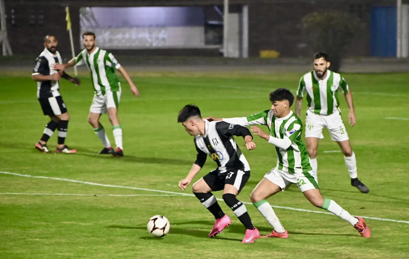 Repechaje entre maragatos: Universal y Central se enfrentan por el pase a octavos en Copa “B”