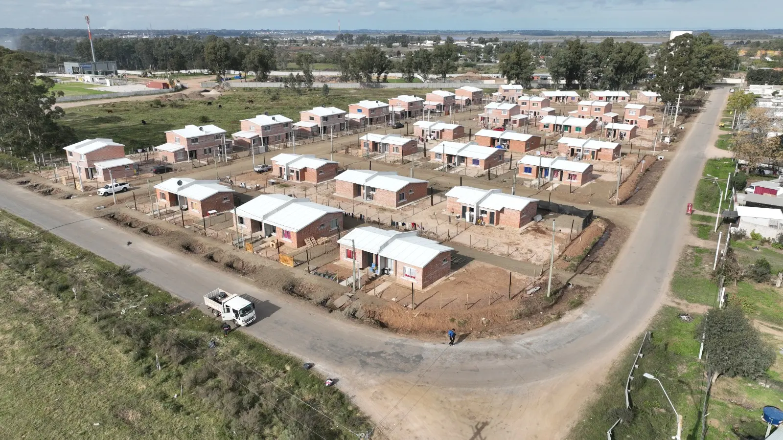 Vivienda digna para 58 familias de Ciudad del Plata que antes vivían en el asentamiento El Tanque