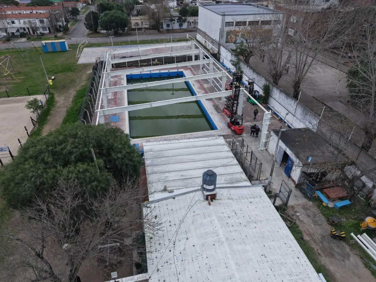 Avanza el cerramiento de la piscina de Libertad, una obra de $28,7 millones