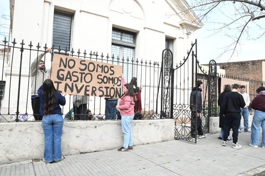 Docentes del IFD respaldaron la ocupación y reclamaron derogar el plan de titulación