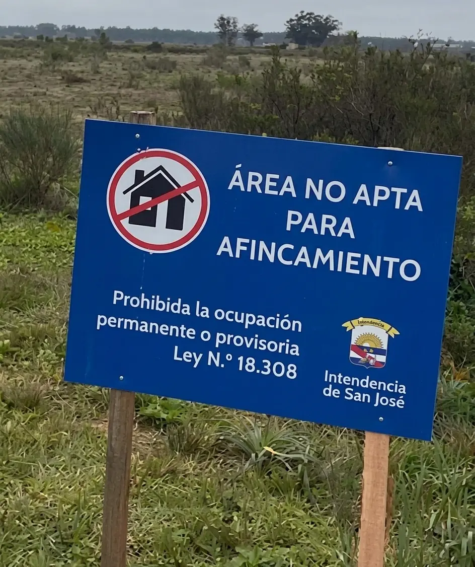 Retiraron tres construcciones irregulares de predios públicos en Ciudad del Plata